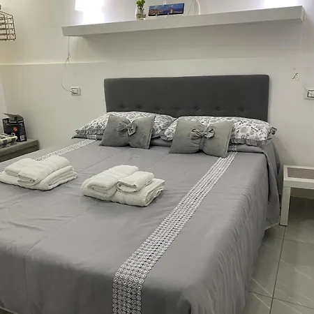Le 3 Sorelle House * Napels
